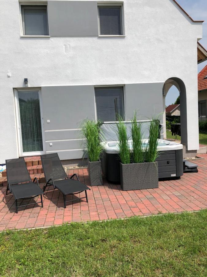 Marilyn Apartman Gyenesdiás Екстериор снимка