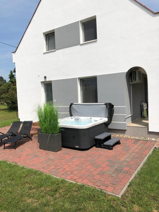 Marilyn Apartman Gyenesdiás Екстериор снимка